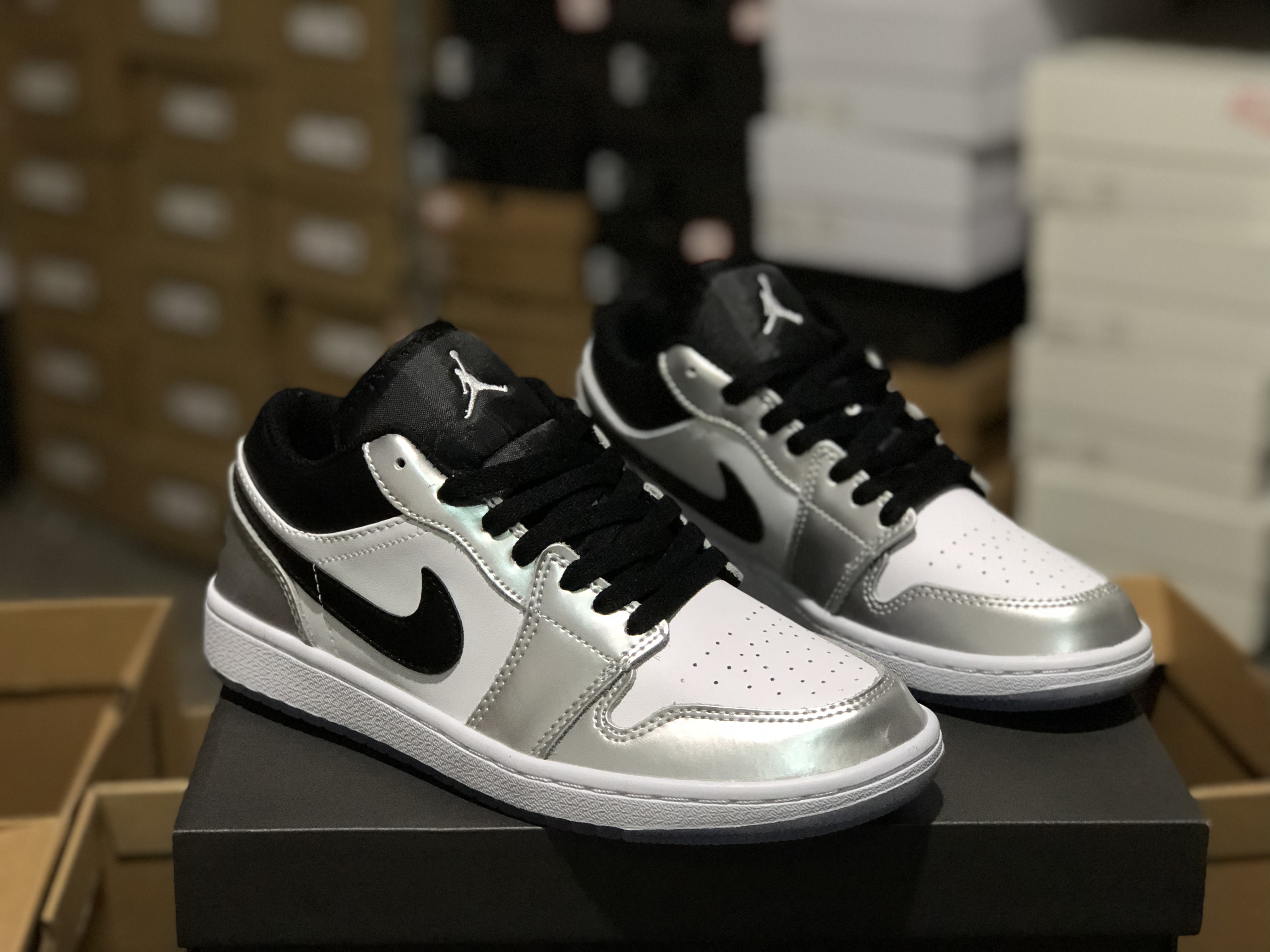 Air Jordan 1 Low Leonard Silver White Black Women Shoes - Click Image to Close